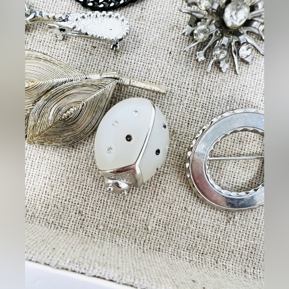 Vintage & Modern Gold & Silver Tone Assorted  Rhinestones Brooch Lot 70 - Picture 11 of 16